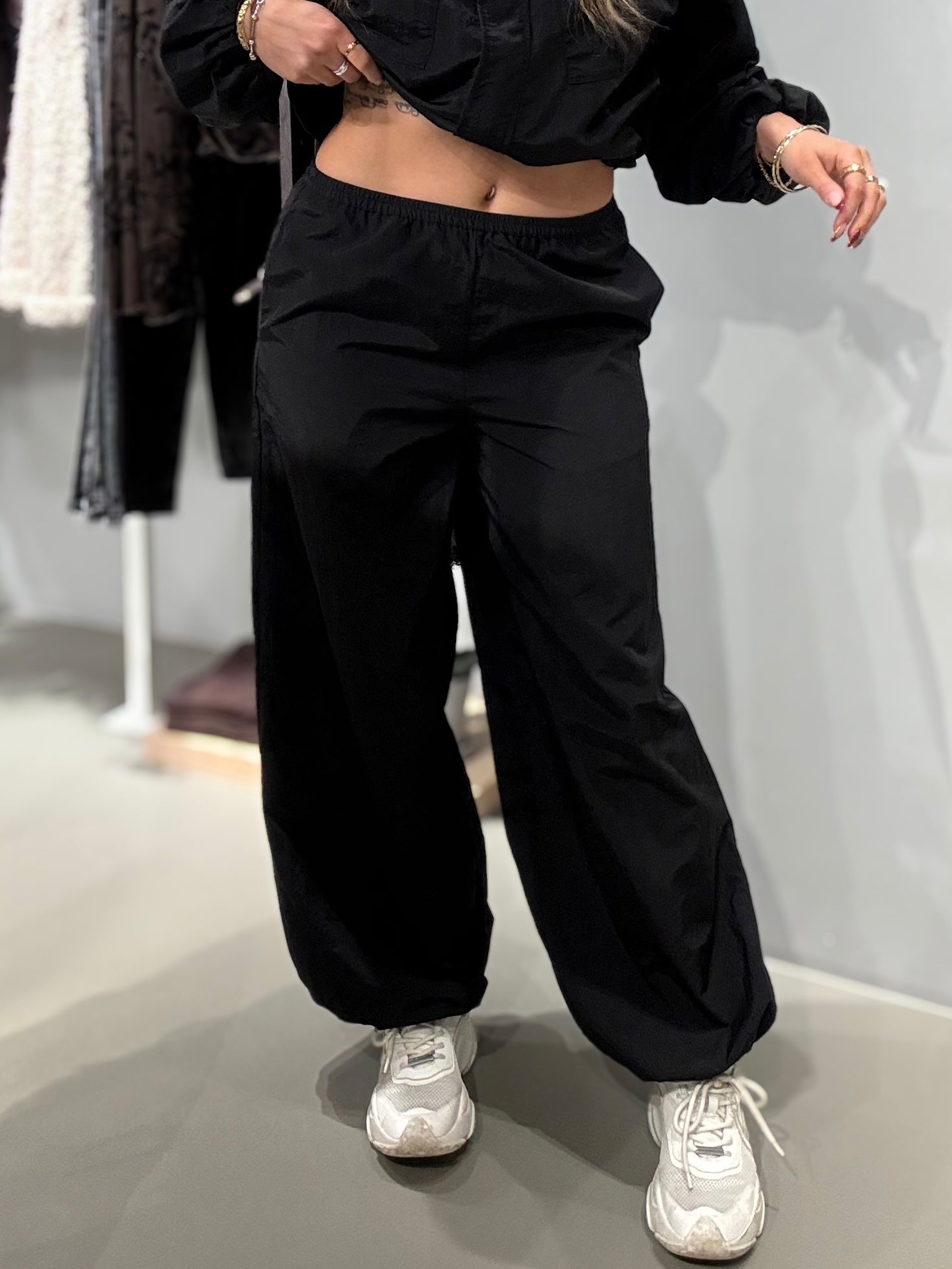 VISELMA Trousers - Black